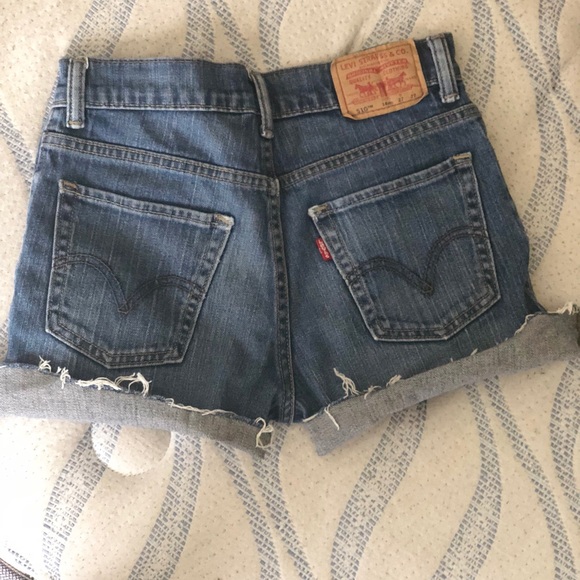 Levi’s - Picture 2 of 2